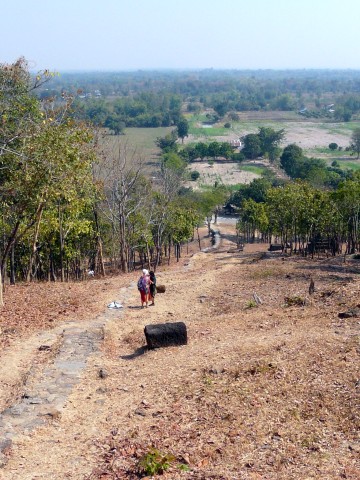 path down from Wat Saphan Hin